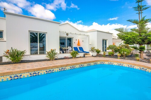 C2, en pequeño complejo con piscina comunitaria a 100m del mar