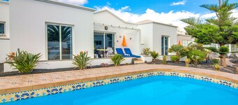 C2, en pequeño complejo con piscina comunitaria a 100m del mar