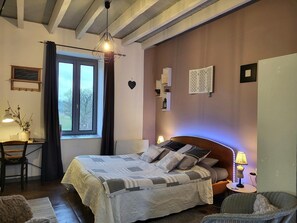 Classic Double Room, Garden View (La Dinotière.) - Chez Christy (Saint-Bonnet-de-Four)