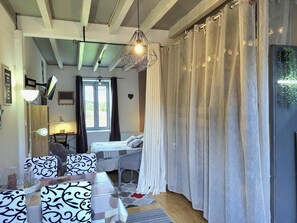 Dobbeltrom – classic, hageutsikt (La Dinotière.) | 1 soverom, blendingsgardiner og wi-fi (inkludert)