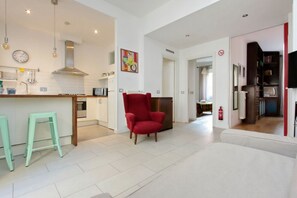 TV - Vintage design apartment for 6 in Trastevere (Roma)