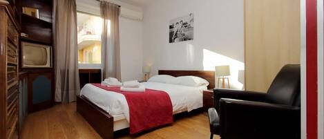 2 chambres, bureau, fer et planche à repasser, Wi-Fi gratuit