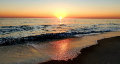 For The Price Of A Hotel, WHY NOT HAVE A LUXURIOUS, 4/2 POOL HOME???