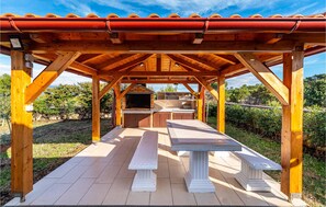 Outdoor dining - Beautiful apartment in Razanac with WiFi (Razanac)