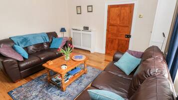 Cottage | Living area