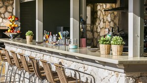 Poolbar