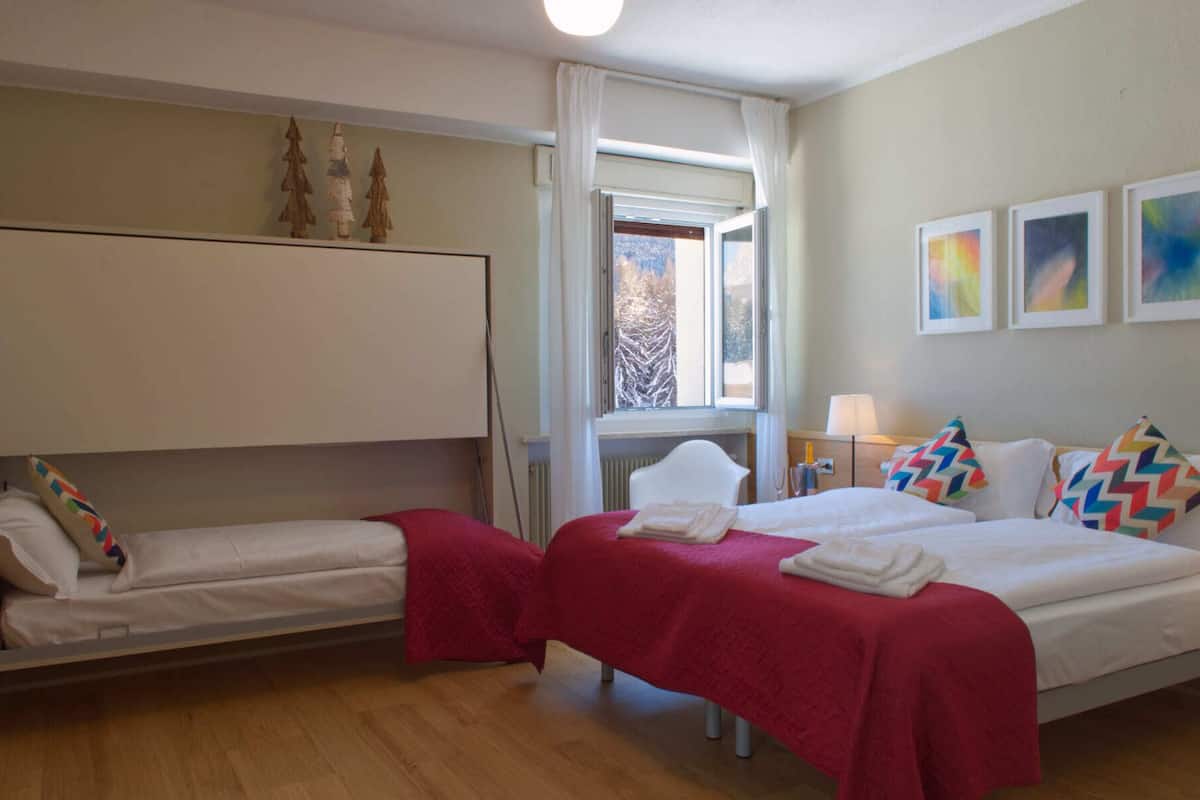 Camera panoramica con letto matrimoniale o 2 letti singoli | Una cassaforte in camera, insonorizzazione, Wi-Fi gratuito, lenzuola