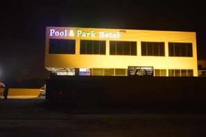 Exterior - Pool And Park Hotel (Lahore)