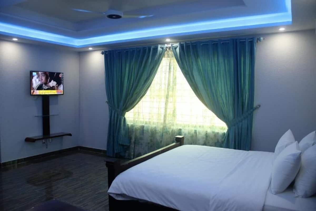 Deluxe Double Room | Free WiFi, bed sheets