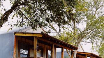 Family Cabin | Depan hartanah