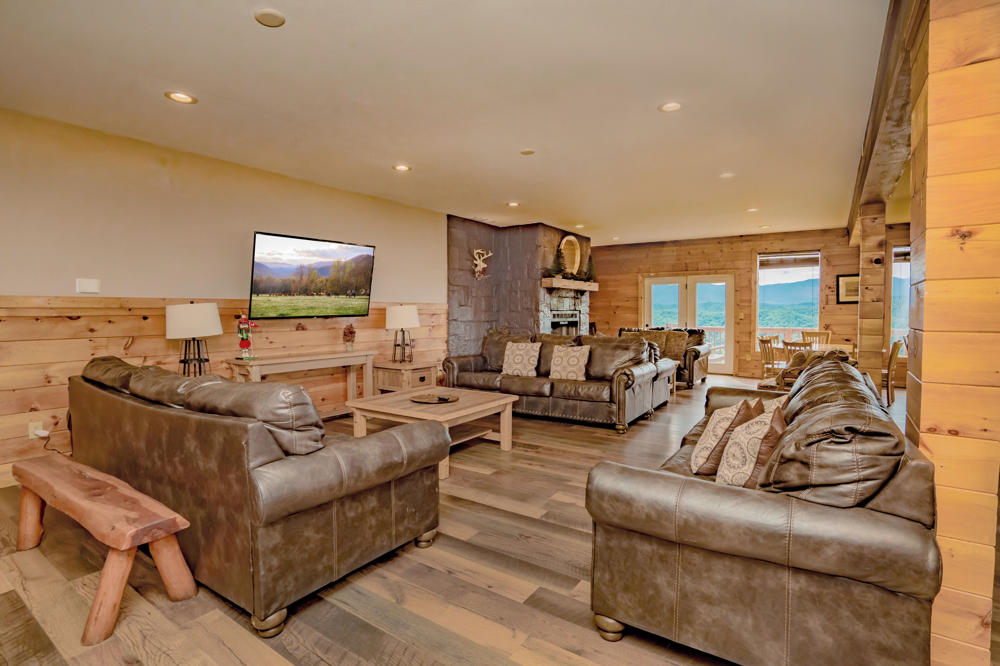 Crestview: Pool, Mtnviews, Secluded, Theater, Games, Hot Tub, Wifi, Large Groups - Gatlinburg, TN