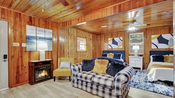 1 bedroom, desk, iron/ironing board, WiFi