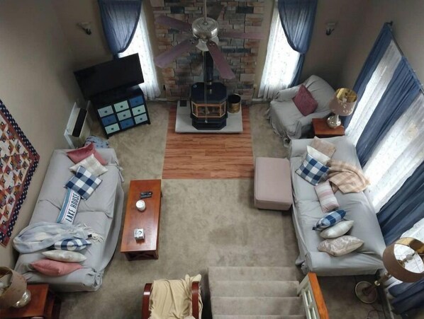 Living area - Homey Hideaway (Albrightsville)