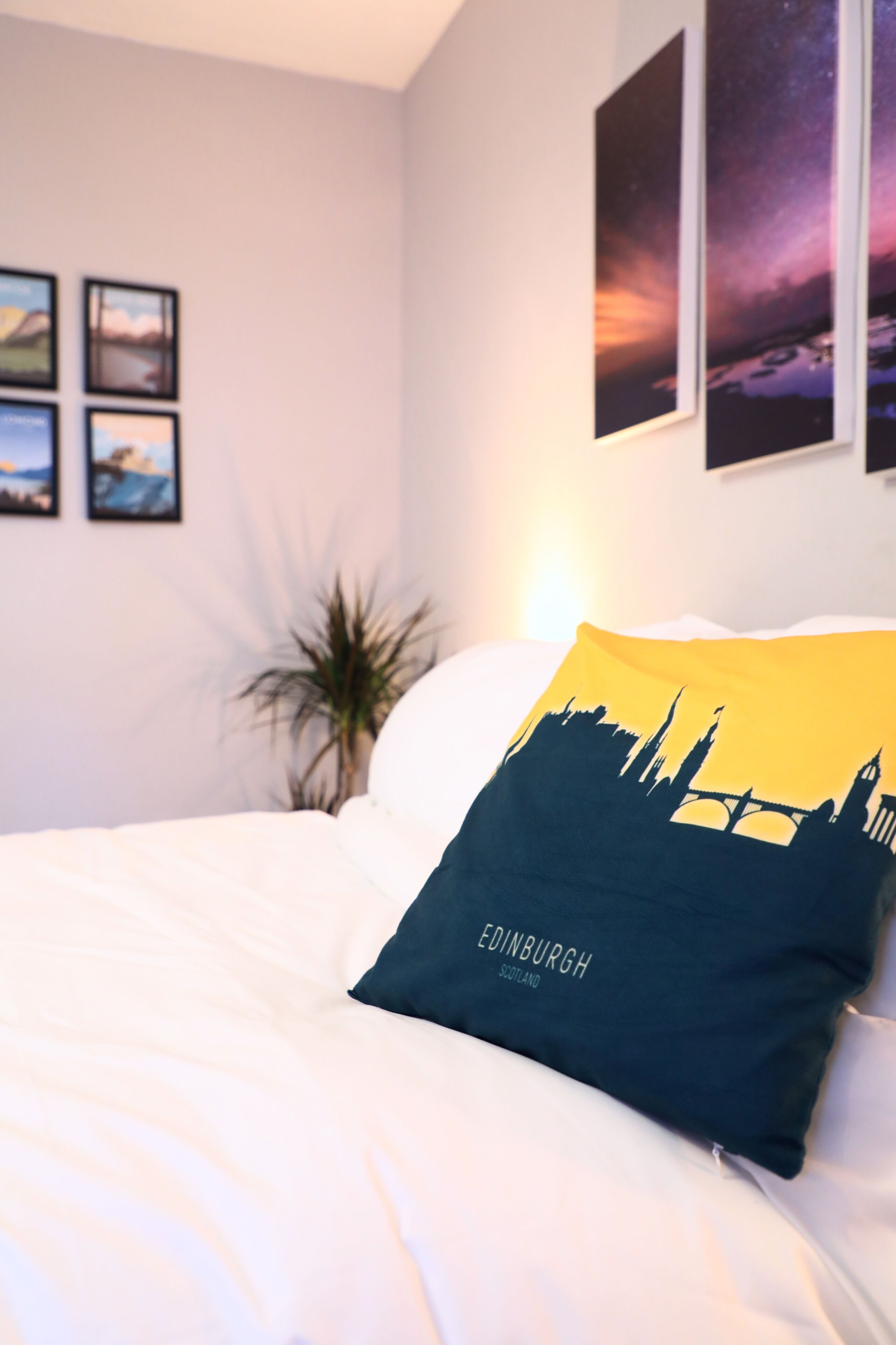 1 bedroom, desk, WiFi, bed sheets