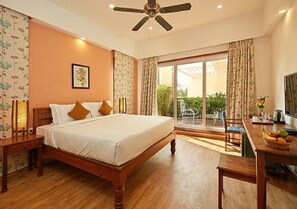 WiFi (無料)、ベッドシーツ