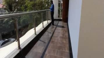 Pemandangan kota dari properti