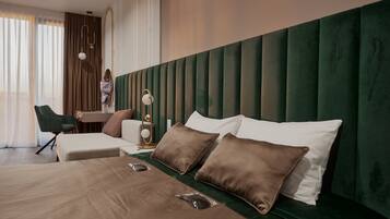 2 bedrooms, premium bedding, memory foam beds, desk