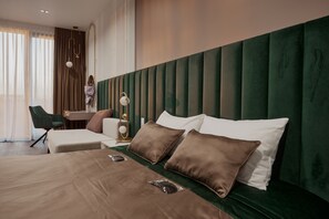 Luxury Apartment, 2 Bedrooms, City View, Executive Level | 2 bedrooms, premium bedding, memory foam beds, desk