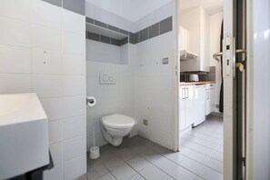Shower, hair dryer, towels - 405 - sejour romantique dans un studio de Paris 5 (Paris)