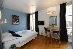 Iron/ironing board, WiFi, bed sheets
