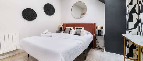 1 habitación, tabla de planchar con plancha, wifi y ropa de cama