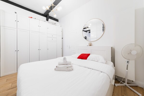 1 bedroom, iron/ironing board, WiFi, bed sheets