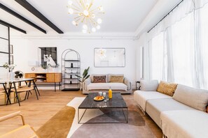 TV - Confortable appartement equipe Sacre coeur - 4P (Paris)