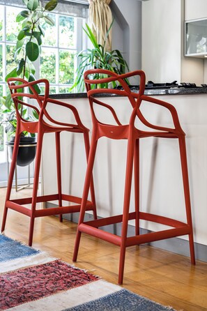 Interior - Gorgeous 2 Bedroom Debeauvoir home. (London)