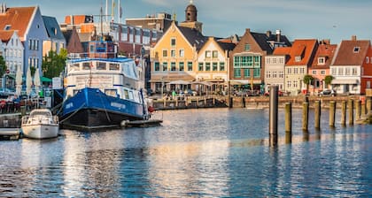 Relaxing vacation on houseboat Hilja with a great view of the Schlei (dog-friendly)