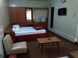 Standard Double Room | Free WiFi, bed sheets