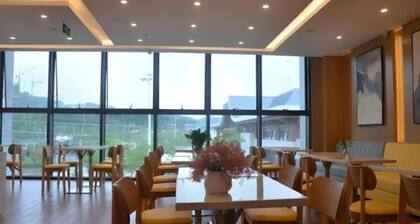 Greentree Inn Guiyang Wudang District High-speed Railway East Station