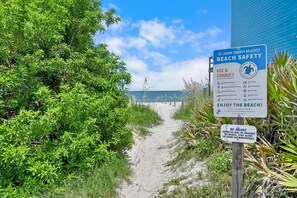 Beach nearby - Heated Pool, Tiki Lounge, Steps to Beach, Games (St. Augustine)