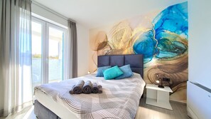 4 bedrooms, iron/ironing board, WiFi, bed sheets