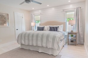 3 bedrooms, desk, iron/ironing board, travel crib - 637 Palms Oasis | Heated Private Pool | Walk2Beach (Naples)