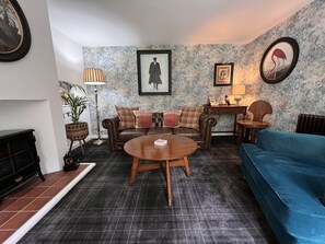 Cottage | Living area