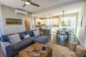 Televisión y chimenea 