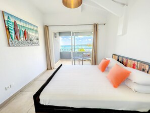 3 chambres, coffres-forts dans les chambres, fer et planche à repasser