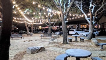 Grab a bite to eat down the road at local Pubs and Restaurants.