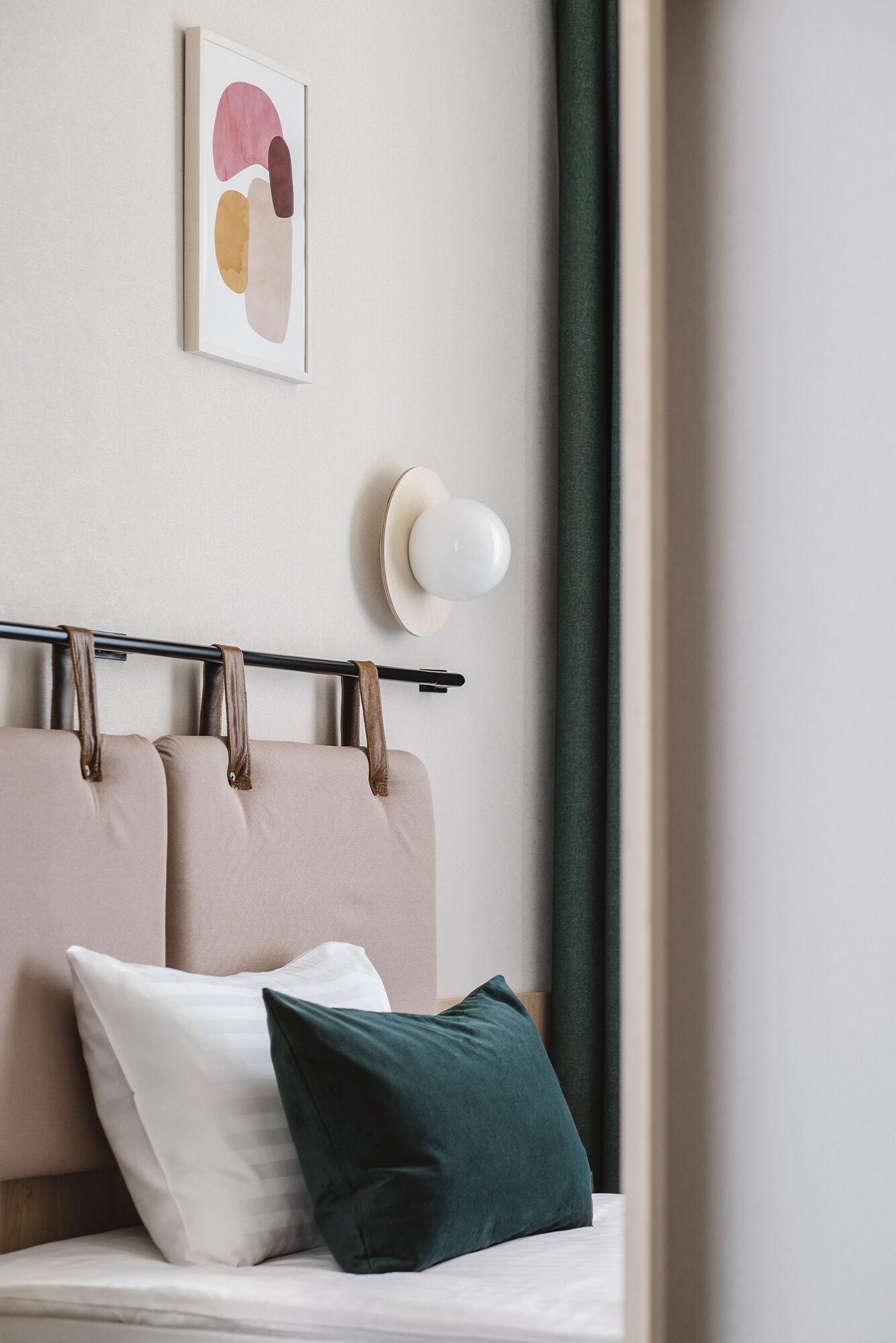 standard twin room | desk, soundproofing, free wifi, bed sheets