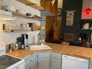 Køleskab, ovn, kogeplade, opvaskemaskine