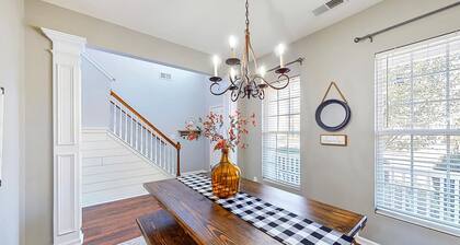 Large Beautifully decorated Cozy Family Home - Pet Friendly - Near Charlotte