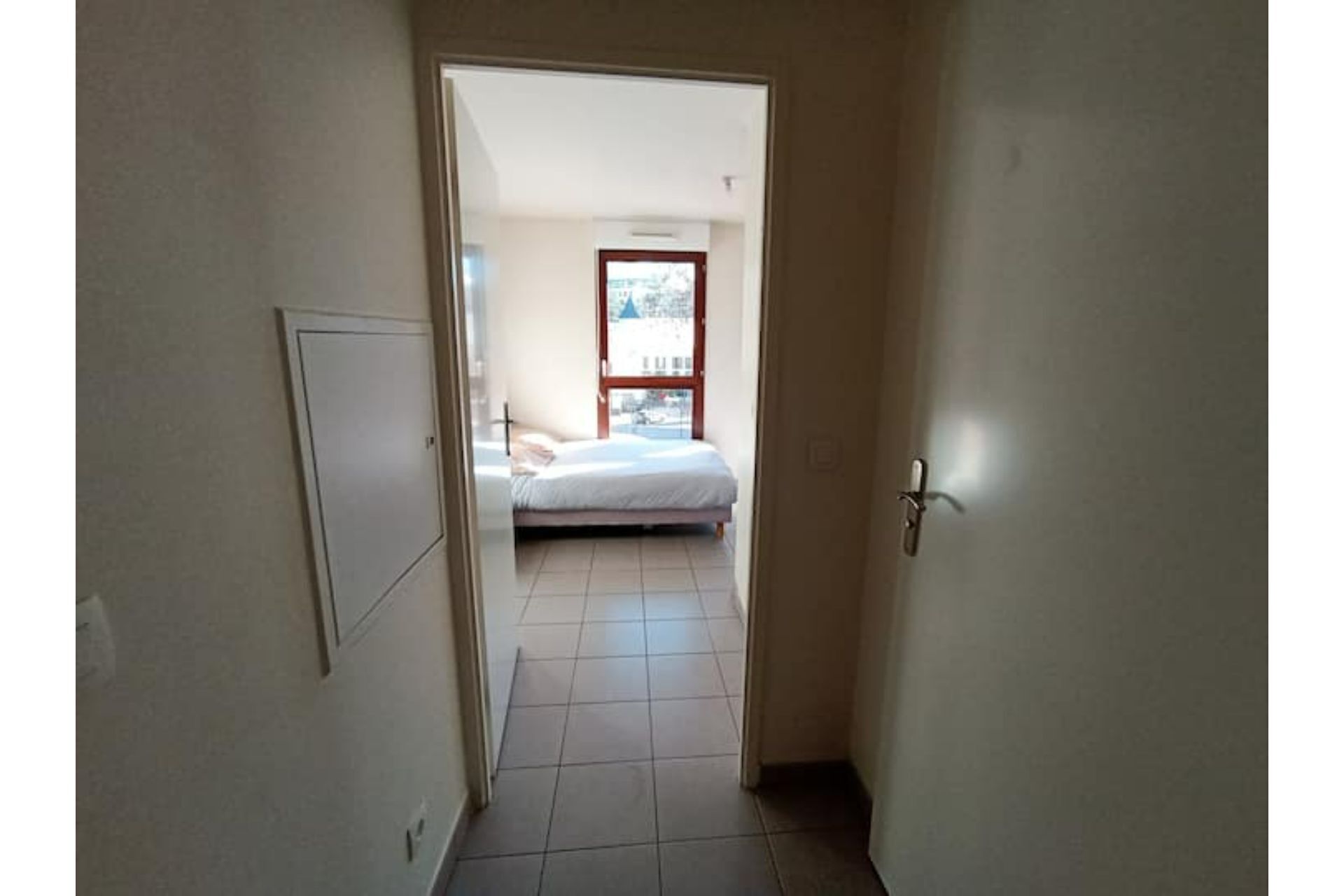 1 chambre, fer et planche à repasser, Wi-Fi gratuit, draps fournis
