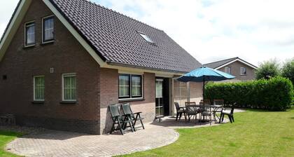 Detached vacation home with enclosed garden close to the Wadden coast