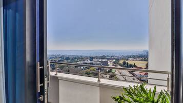 Deluxe Studio | Balcony