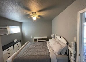 1 camera, una scrivania, ferro/asse da stiro, Wi-Fi gratuito