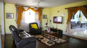 Family Villa | Living area - Maranatha Villa (Discovery Bay)