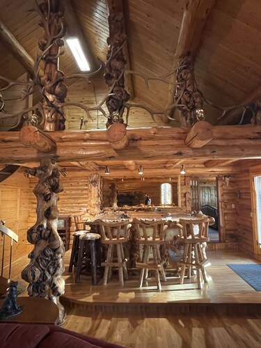 Cozy cabin on 5 acres