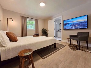 4 habitaciones, tabla de planchar con plancha y cuna de viaje 
