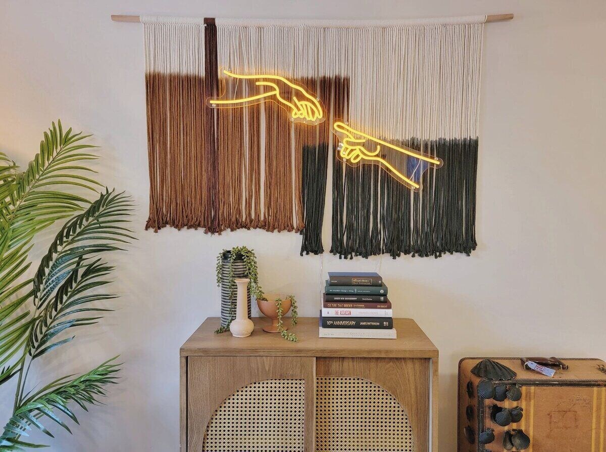 4 bedroom, 2 bath, king bed, disco ball, near FTL marine center