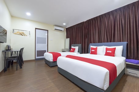 Superior Suite | 1 bedroom, desk, bed sheets